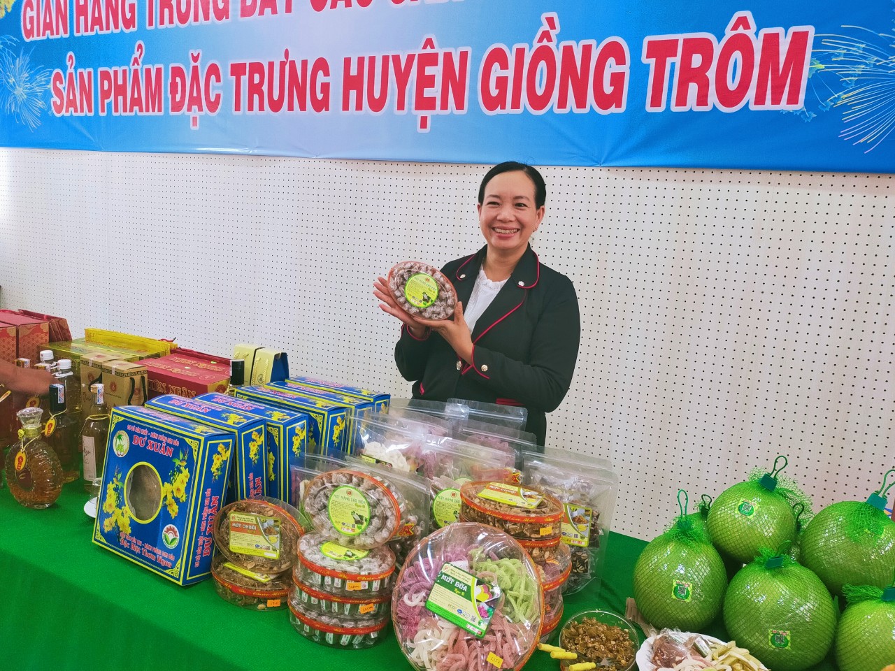 Chị Phan Thị Ngọc Rí, khởi nghiệp thành công với mô hình làm mứt mãng cầu xiêm