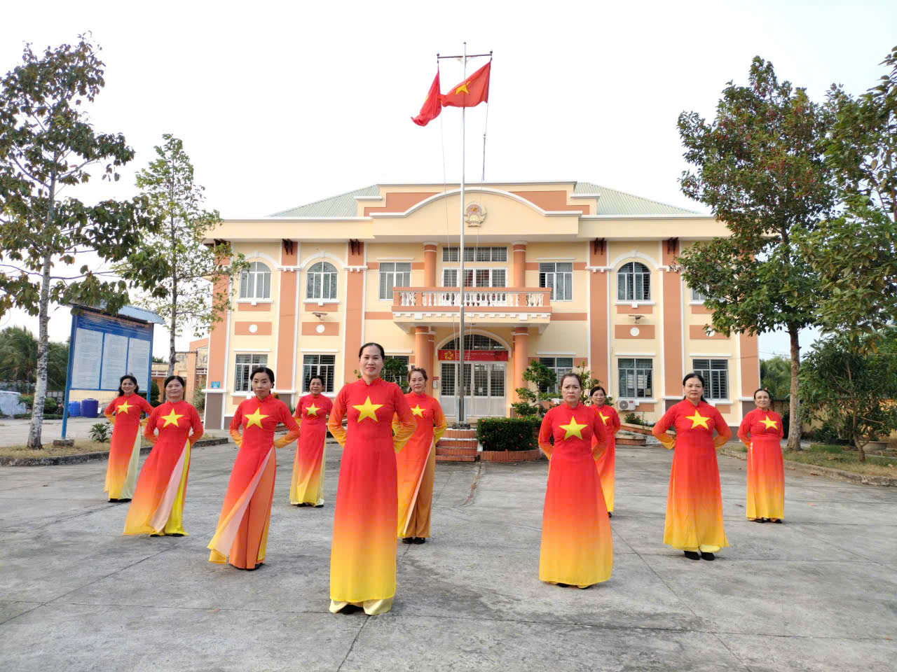Gương phụ nữ điển hình trong thi đua “Đồng khởi mới” Chị Huỳnh Thị Bé Nhi – Chủ tịch Hội LHPN xã Hữu Định, huyện Châu Thành