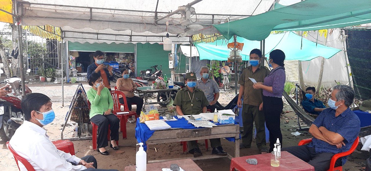 Hội LHPN xã Hưng Khánh Trung B với các Gương điển hình trong thực hiện công tác phòng, chống dịch Covid -19
