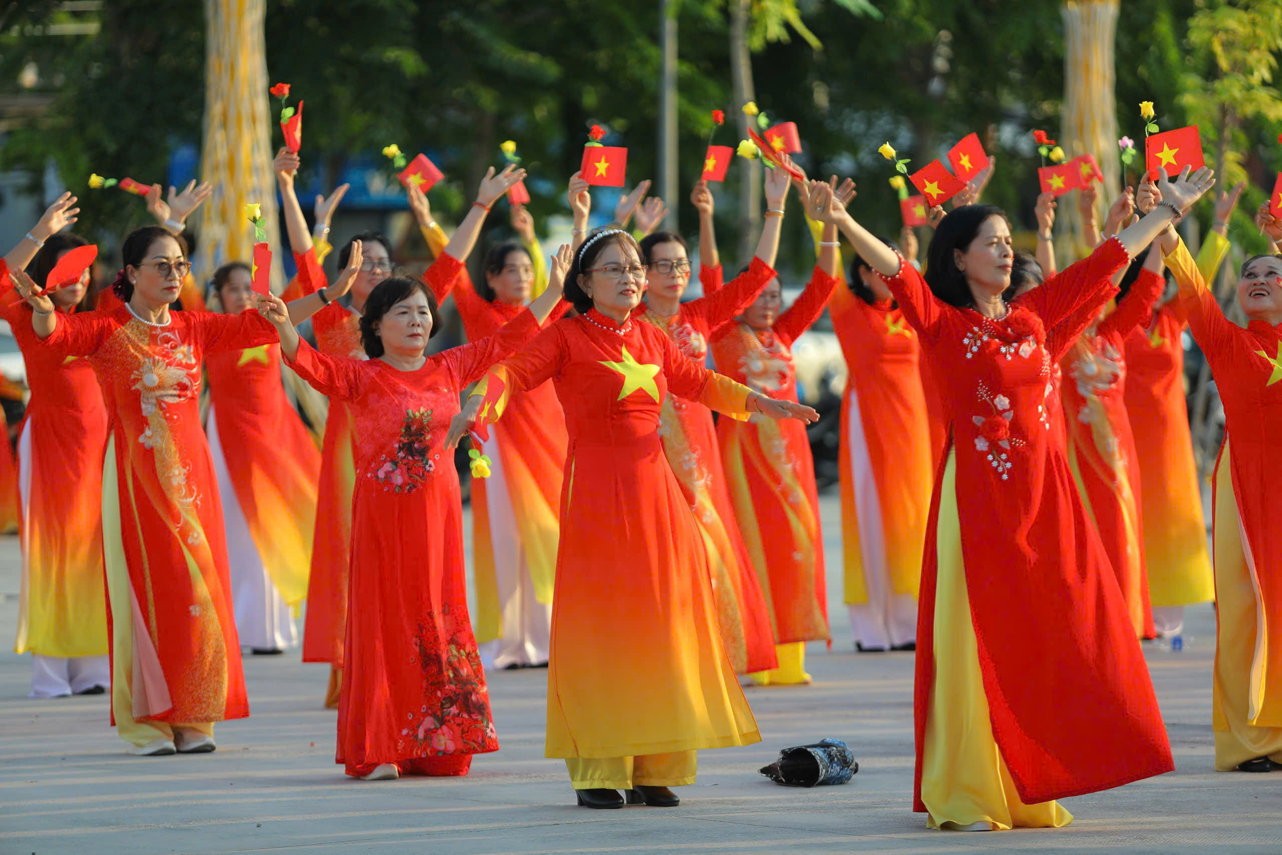 BƯỚC ĐI CHIẾN LƯỢC HƯỚNG TỚI KỶ NGUYÊN MỚI