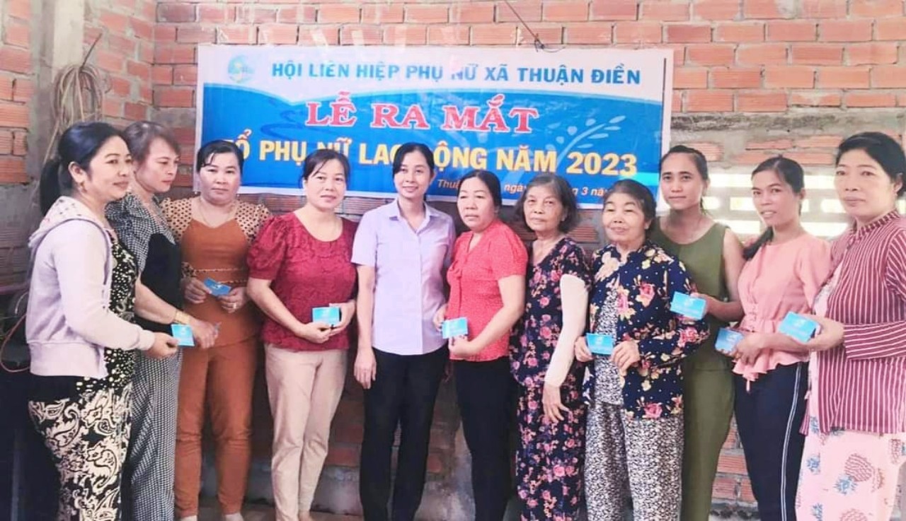 Ra mắt tổ phụ nữ lao động trong cơ sở may tại xã Thuận Điền