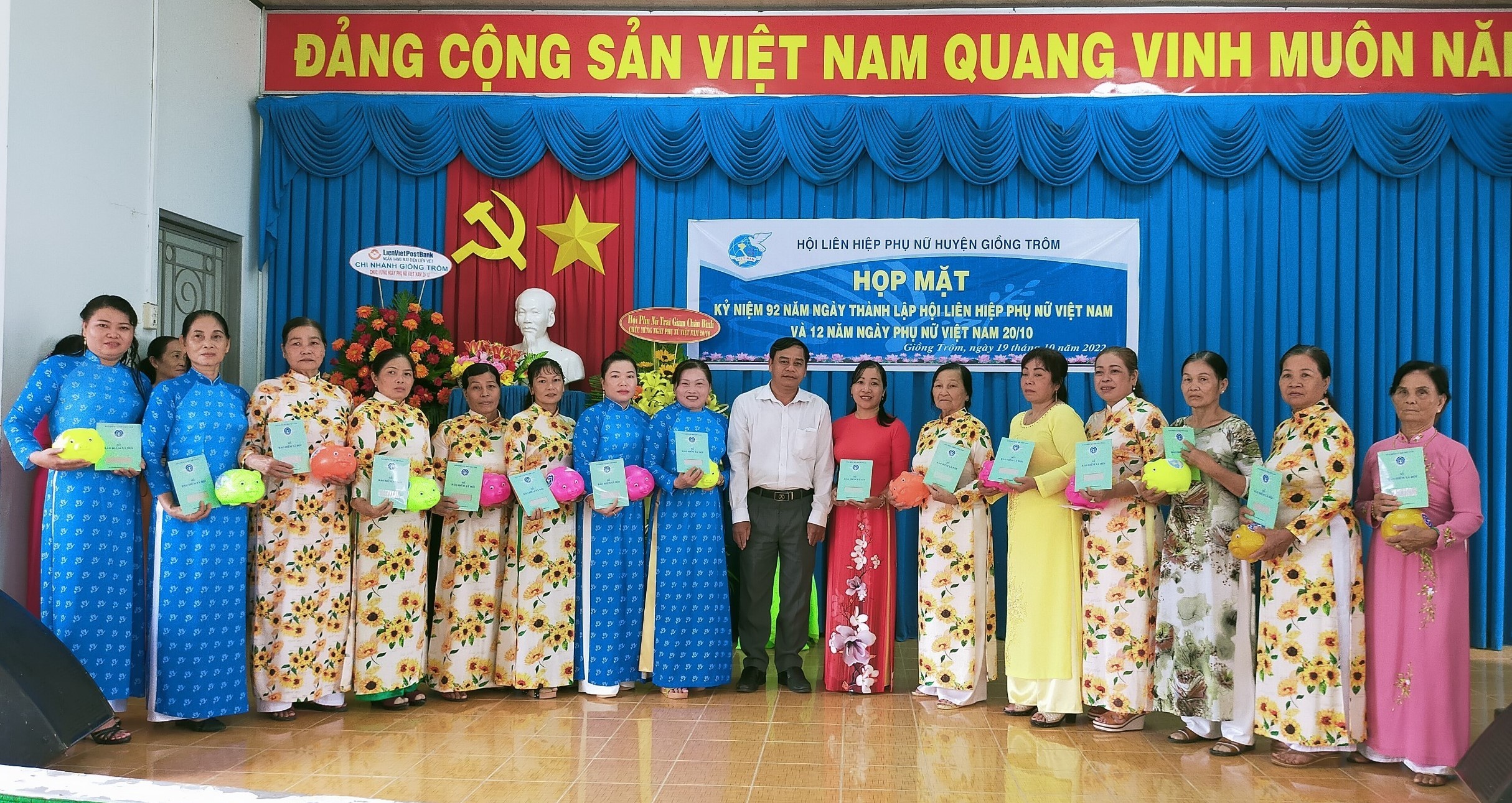 Bà Võ Thị Non – Tổ trưởng tổ phụ nữ tiêu biểu