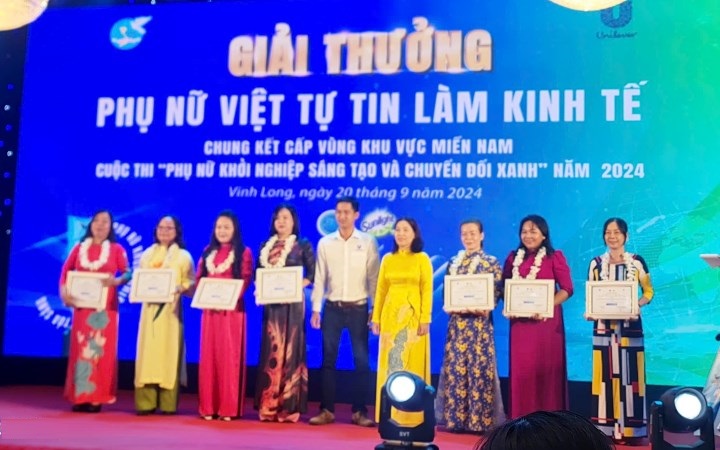 Mô hình biến rác thải thành “Nhang sinh học"