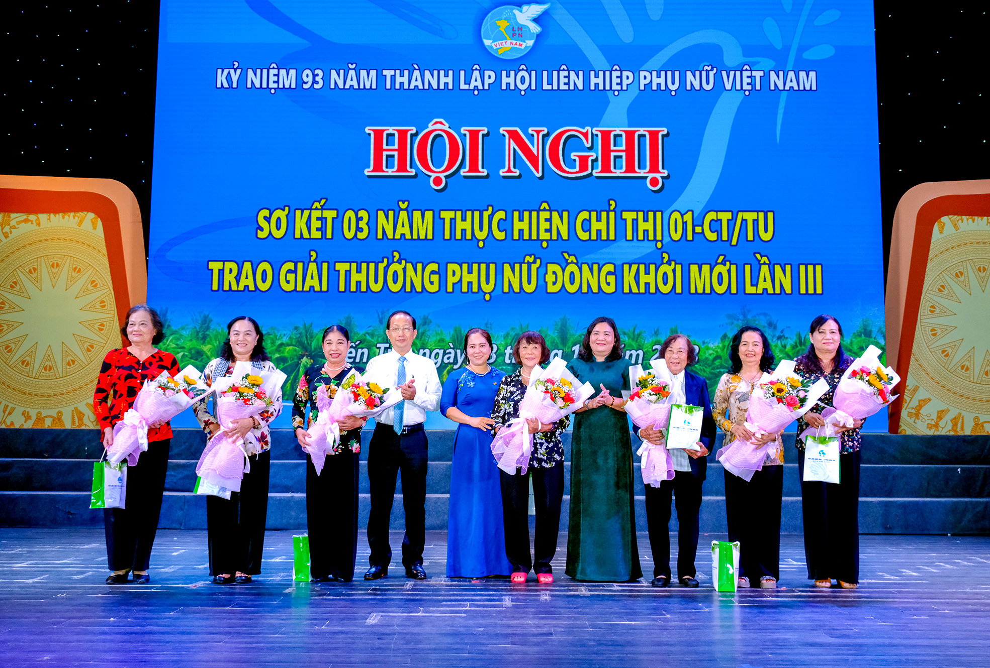 NGÀY 20 THÁNG 10 TỰ HÀO VÀ TÔN VINH PHỤ NỮ VIỆT NAM